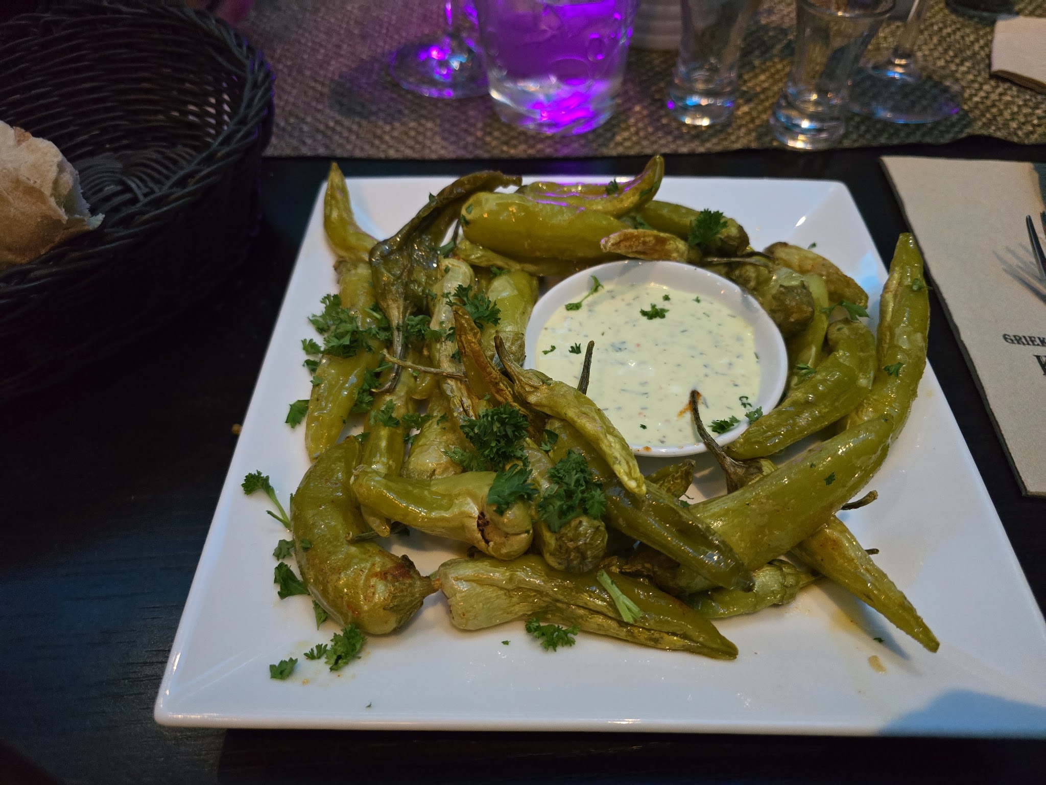 Gerecht met pepers en saus